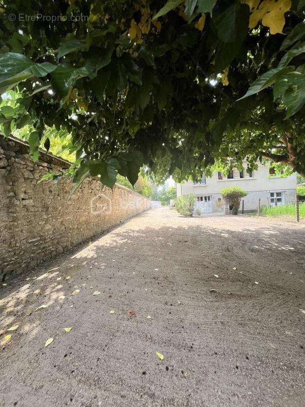 Rare sur le marché : Pavillon de plain-pied sur sous-sol complet avec balcon et vue imprenable sur la Loire - photo 29