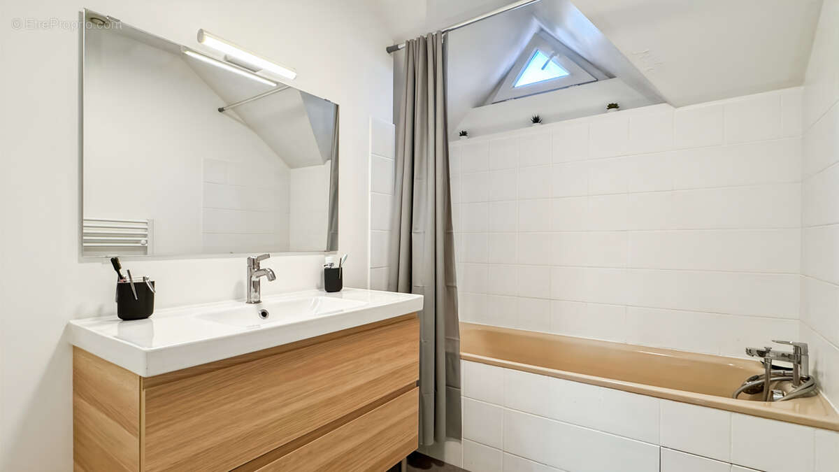 Maison à SAINT-NOM-LA-BRETECHE