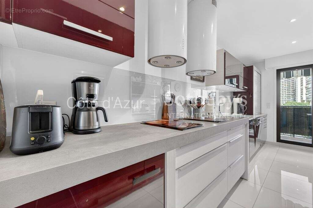Appartement à MANDELIEU-LA-NAPOULE