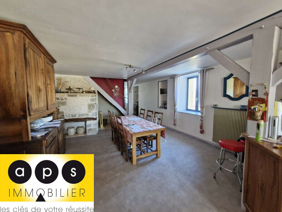 Maison à VILLENEUVE-D&#039;AVAL