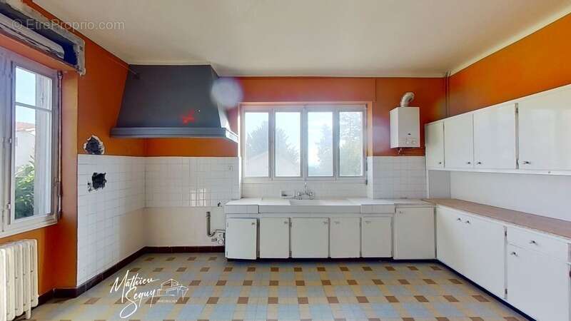 Appartement à CHARBONNIERES-LES-BAINS