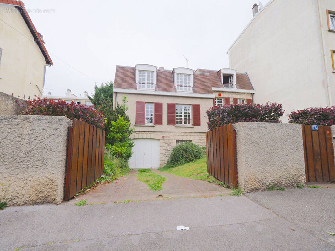 Maison à LES PAVILLONS-SOUS-BOIS