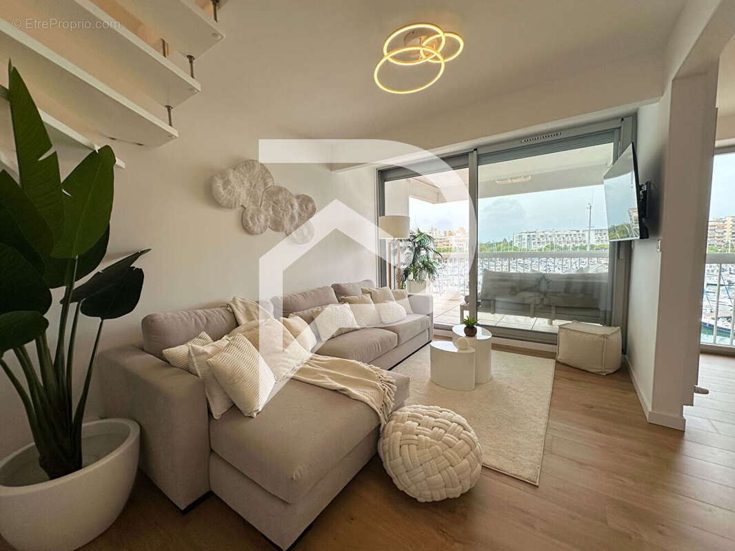 Appartement à MAUGUIO