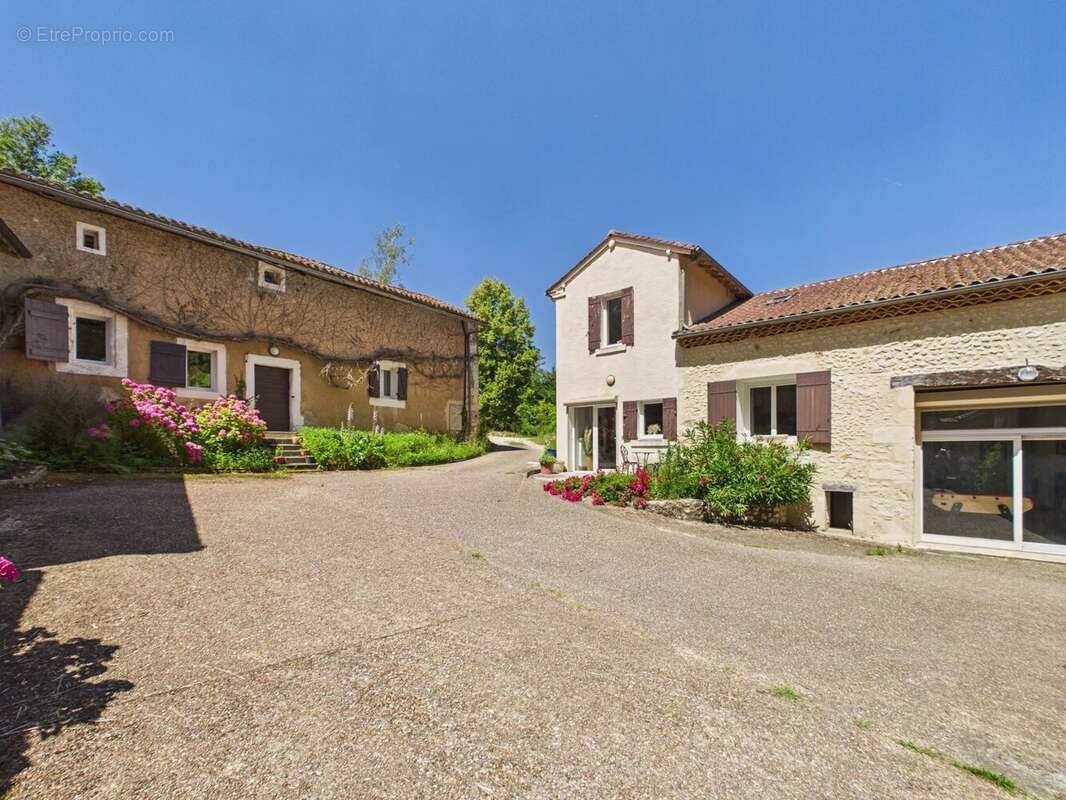 Propriété de charme avec maison d'amis, piscine et dépendances en Dordogne - photo 19