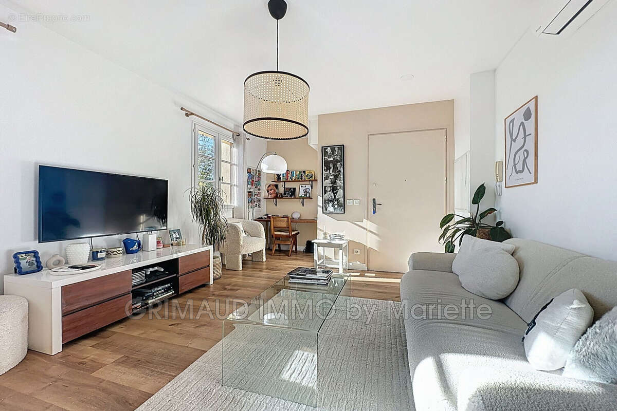 Appartement à GRIMAUD