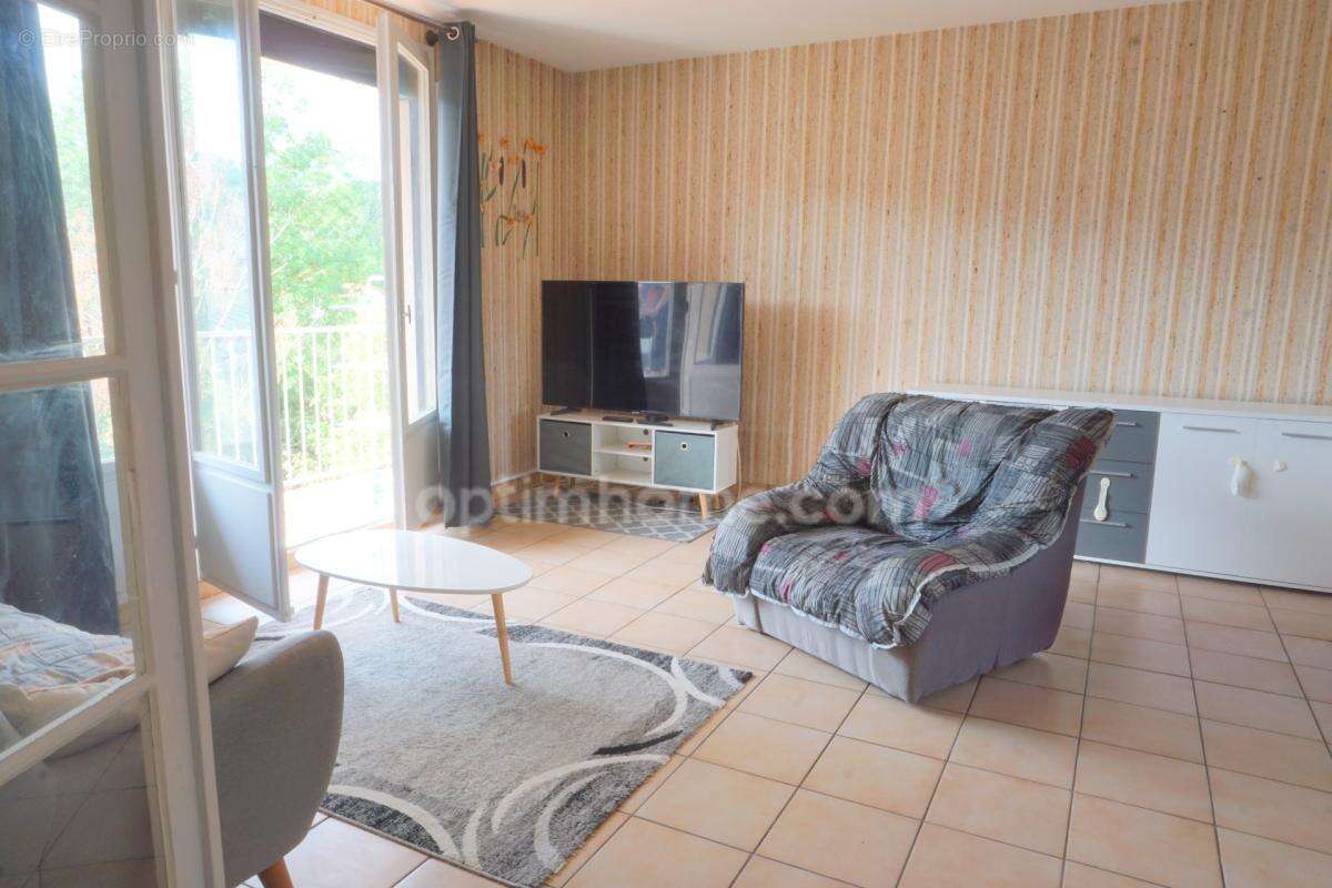 Appartement 3 pièces avec grand balcon et cave à NAVENNE - photo 2