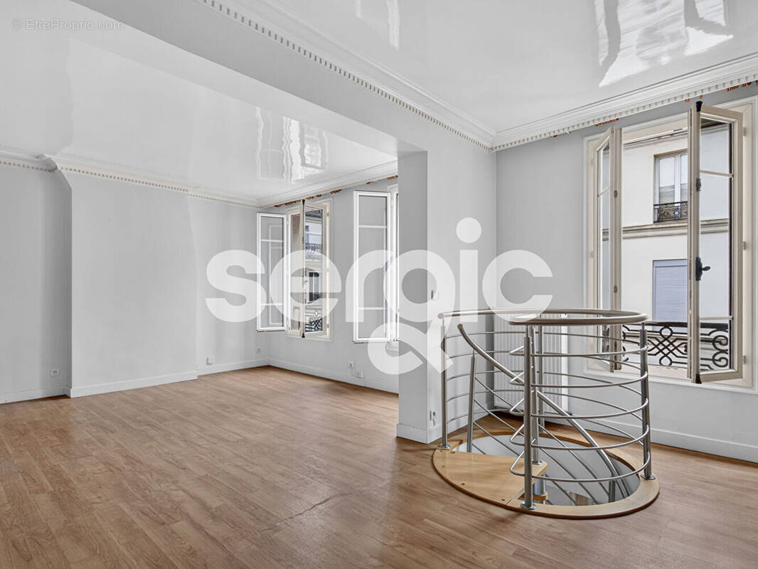 Appartement à PARIS-14E