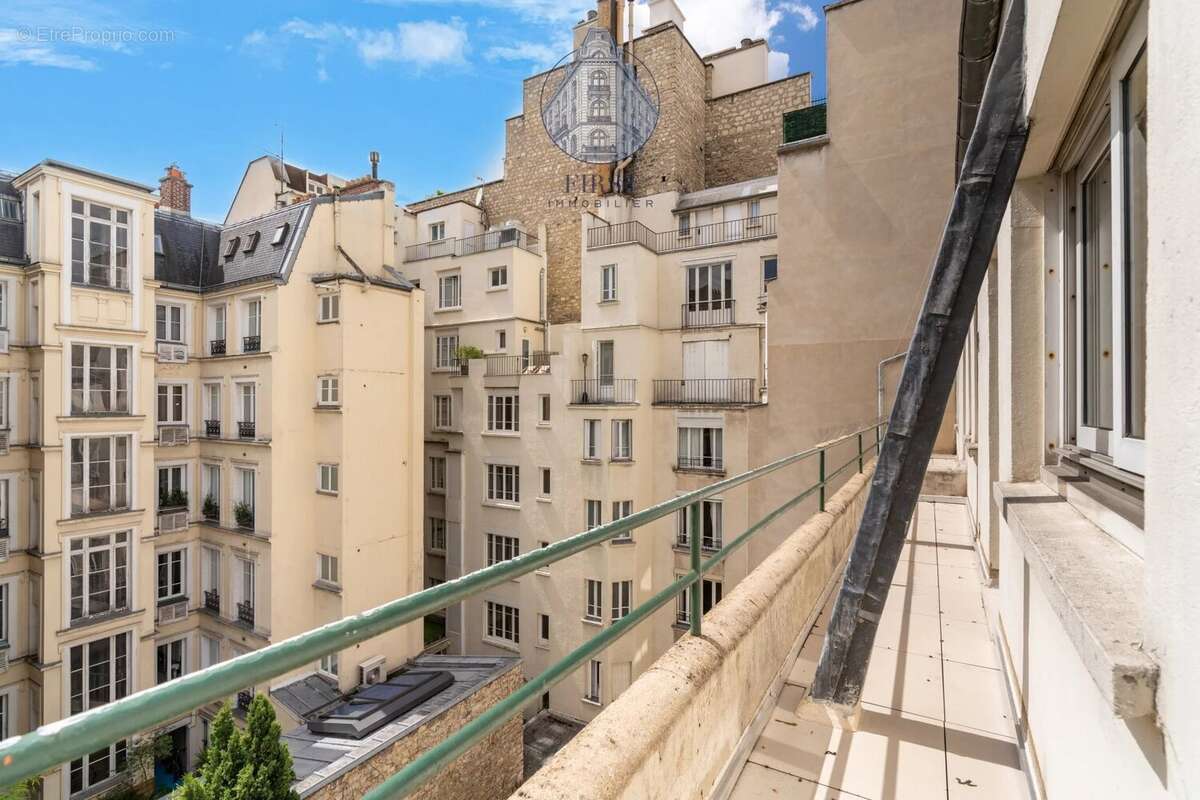 Appartement à PARIS-16E