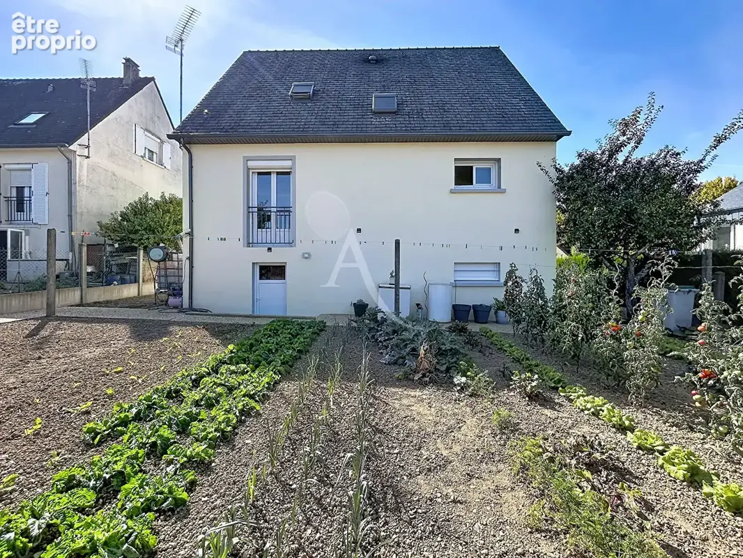 Maison Chateau Gontier Sur Mayenne, 3 chambres, garage, jardin - photo 2