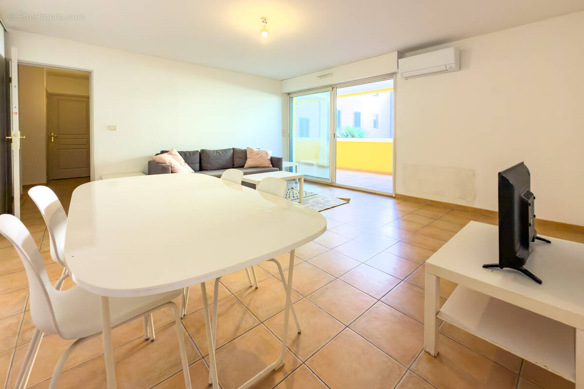Appartement à LA LONDE-LES-MAURES