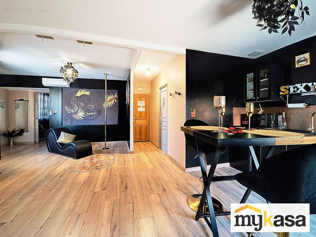 Commerce à FOS-SUR-MER