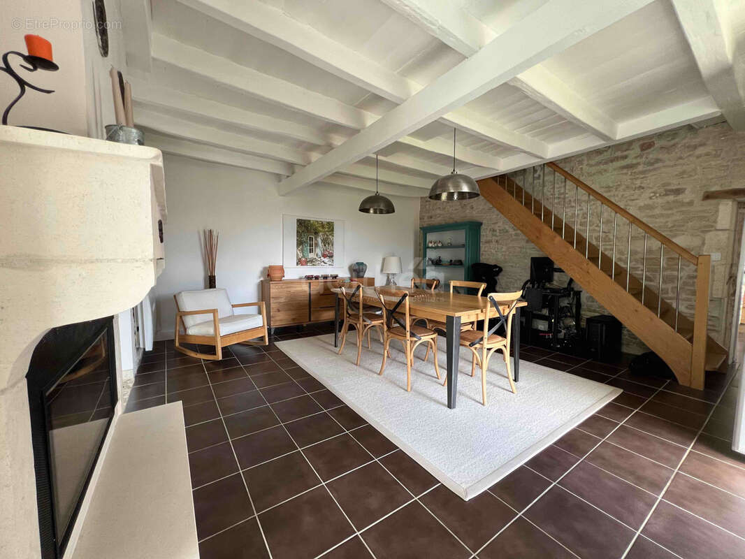 Maison à COULGENS