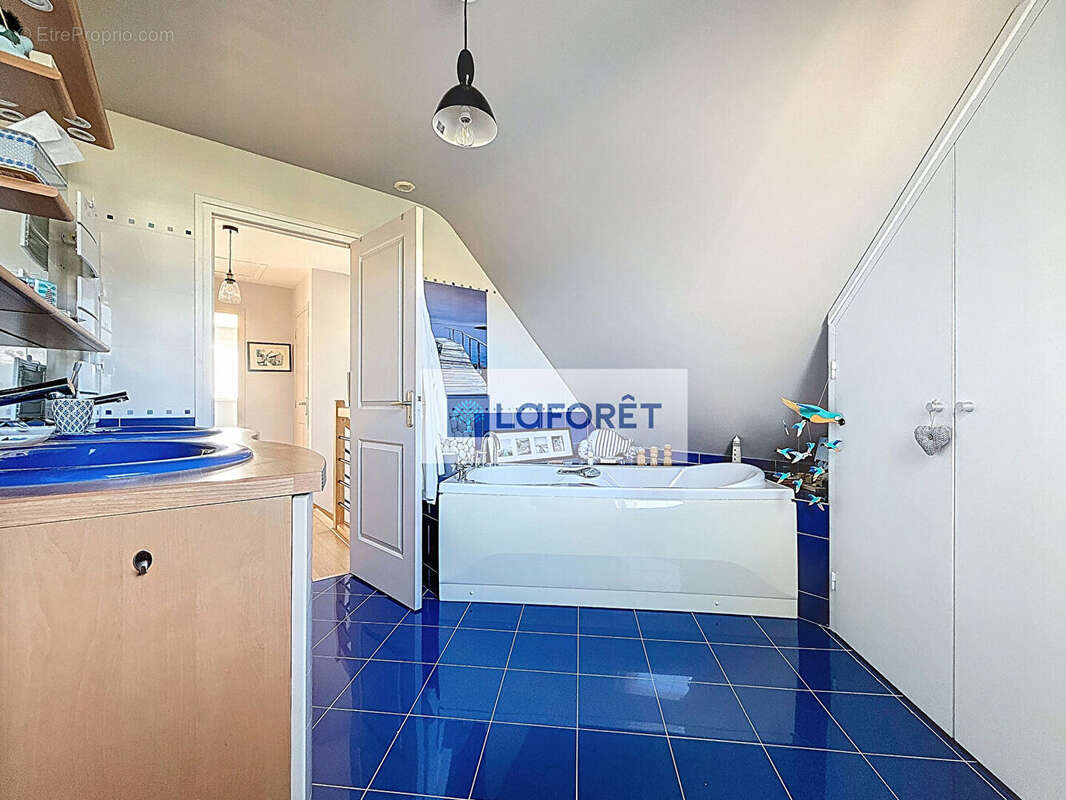 Maison à LE RELECQ-KERHUON