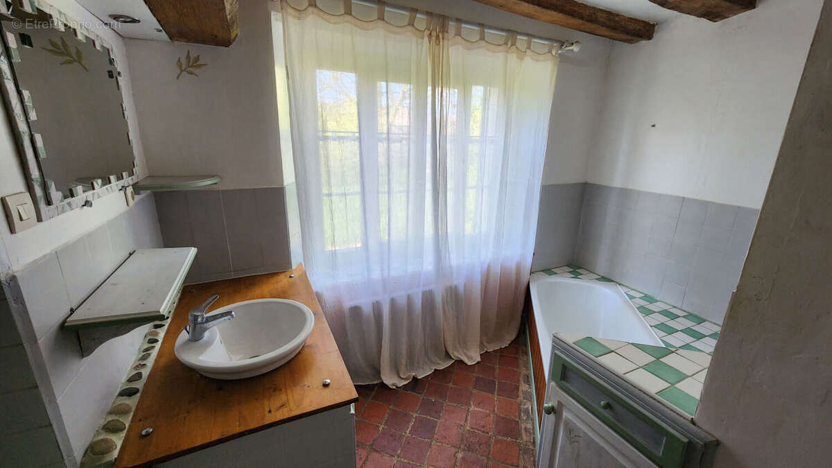 Maison à TREMBLAY-LES-VILLAGES