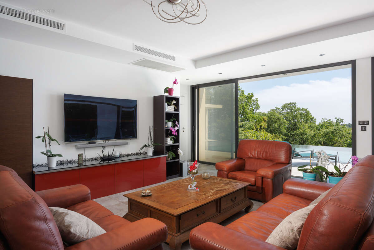 Maison à TOURRETTES-SUR-LOUP