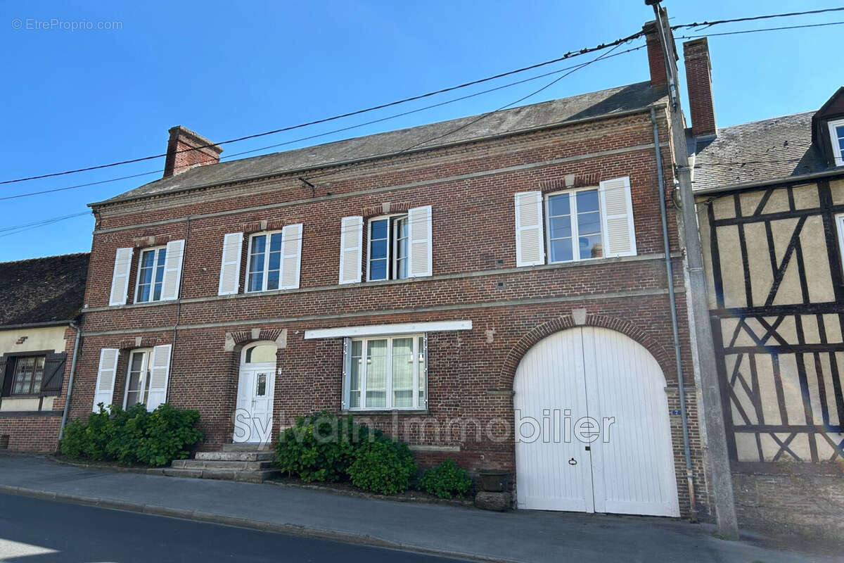 Maison à MILLY-SUR-THERAIN