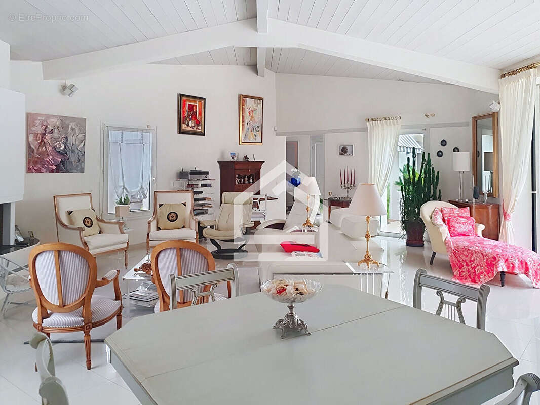 Maison à SAINT-MARTIN-DE-RE