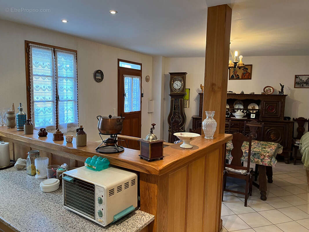 Maison à COULANGES-LA-VINEUSE