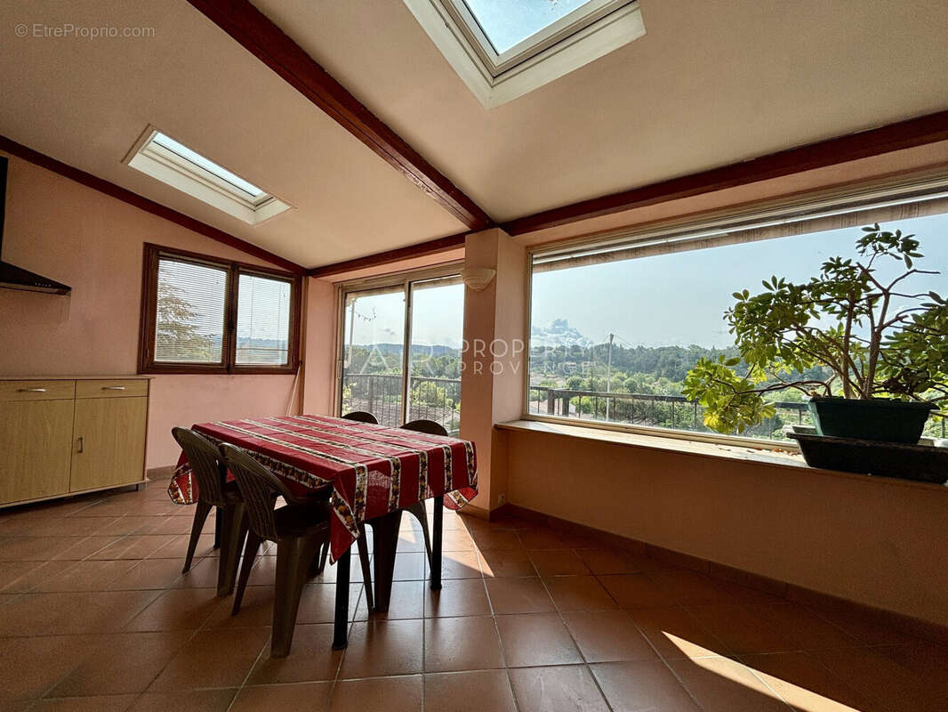 AIR Property Provence - Maison à LA TOUR-D&#039;AIGUES