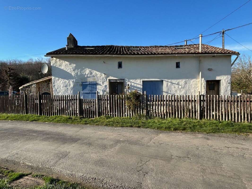 Maison à CAUNAY