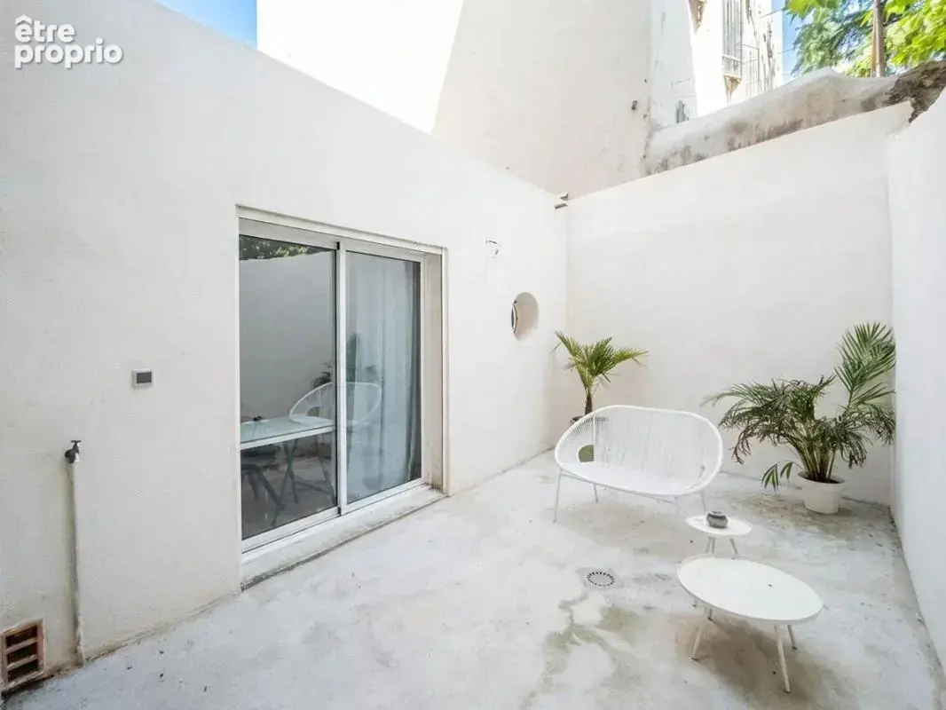 Appartement à MARSEILLE-5E