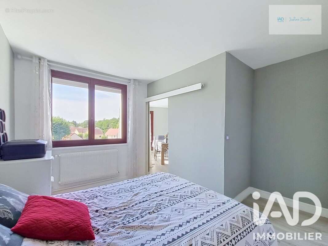 Appartement 81 m² à Saint-Fargeau-Ponthierry  - photo 6