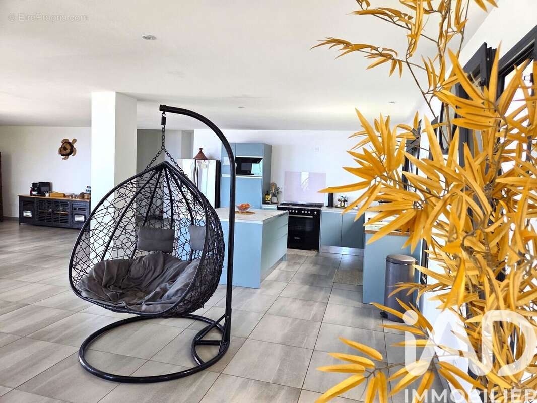 Maison 422 m² à Petite-Ile  - photo 5