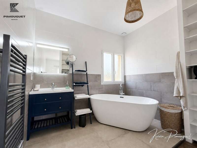 Maison contemporaine 2021 – DPE A – Plain-pied – Piscine chauffée – Prestations haut de gamme – Quartier calme et privilégié - photo 12
