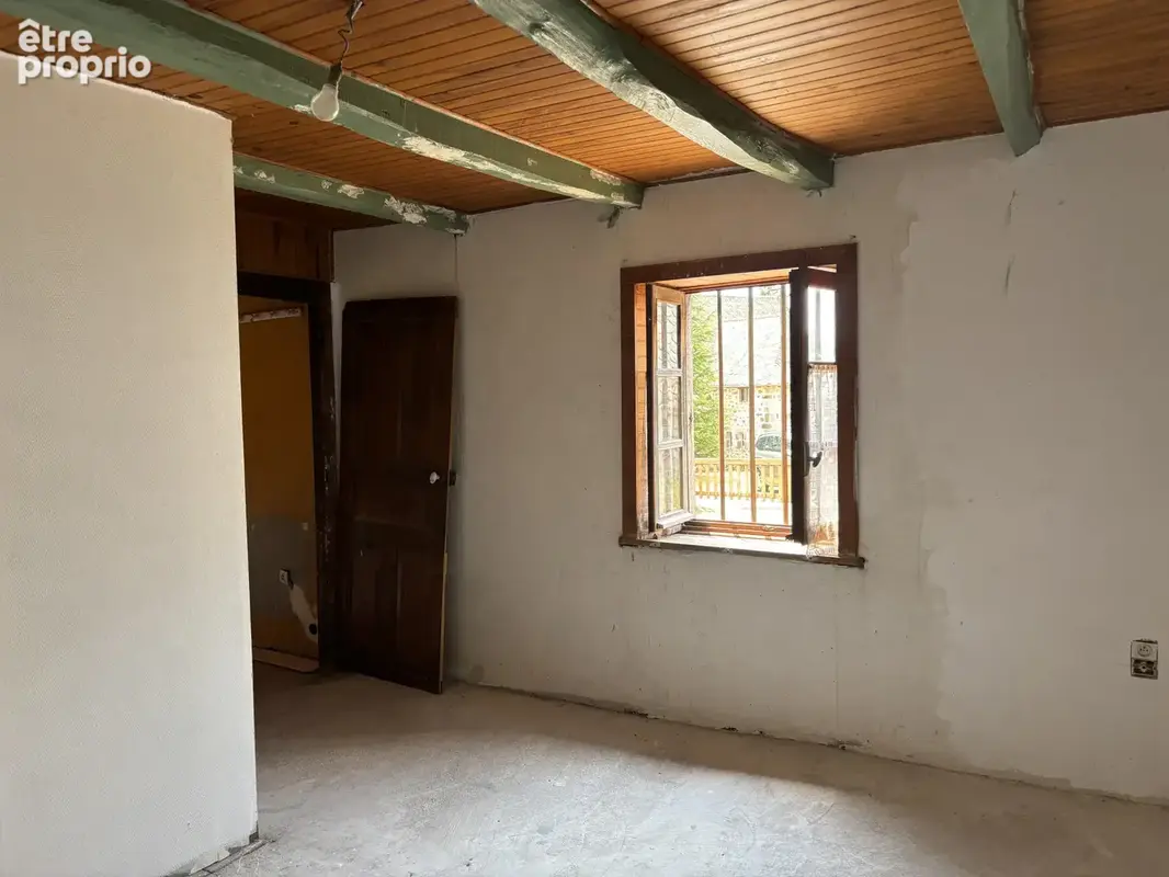 Maison 3 piéces a renover cros de ronesques (15130) - photo 5