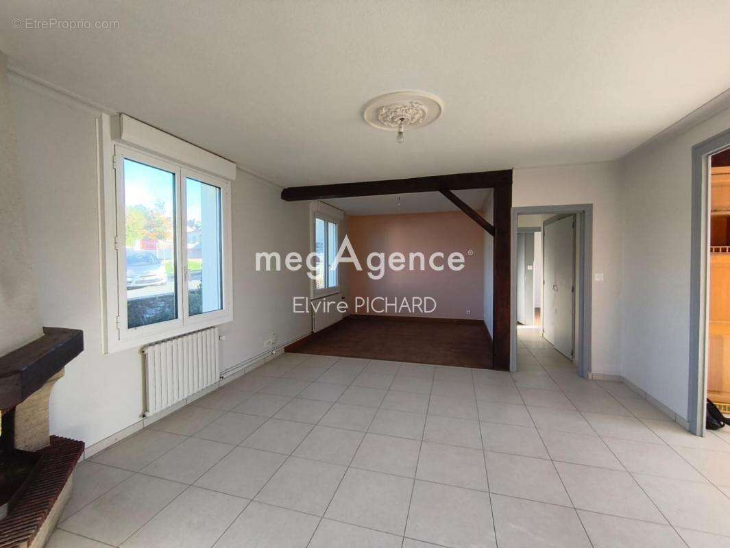 Maison à MORTAGNE-SUR-SEVRE