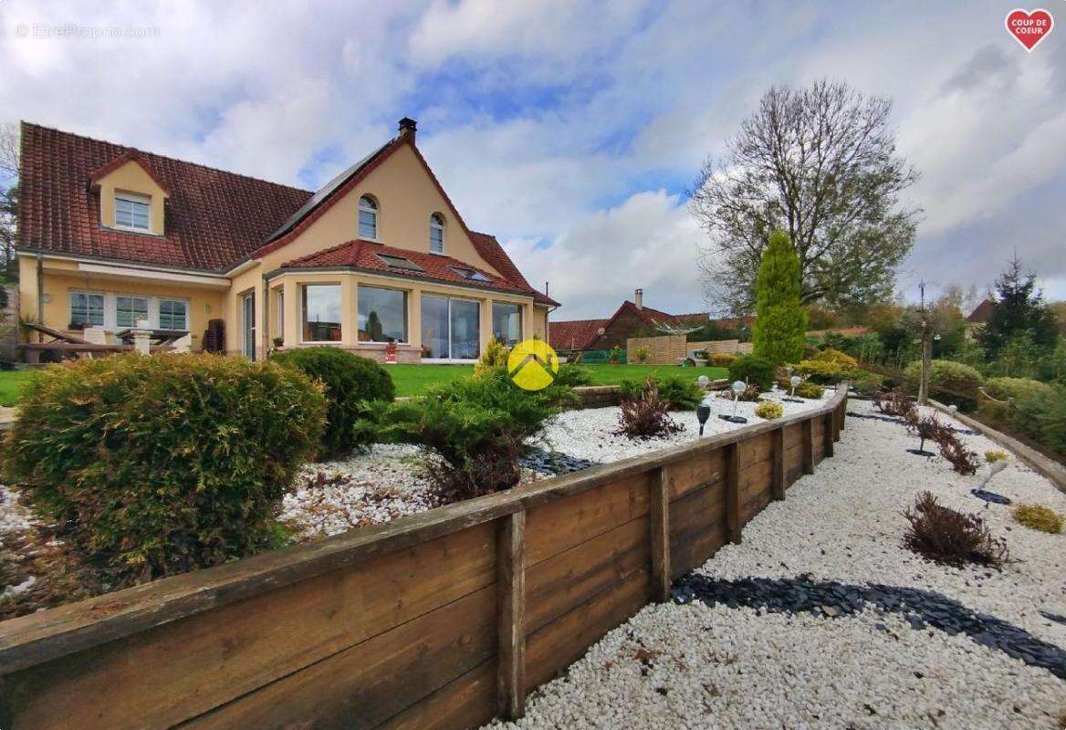 Maison à BEAURAINVILLE