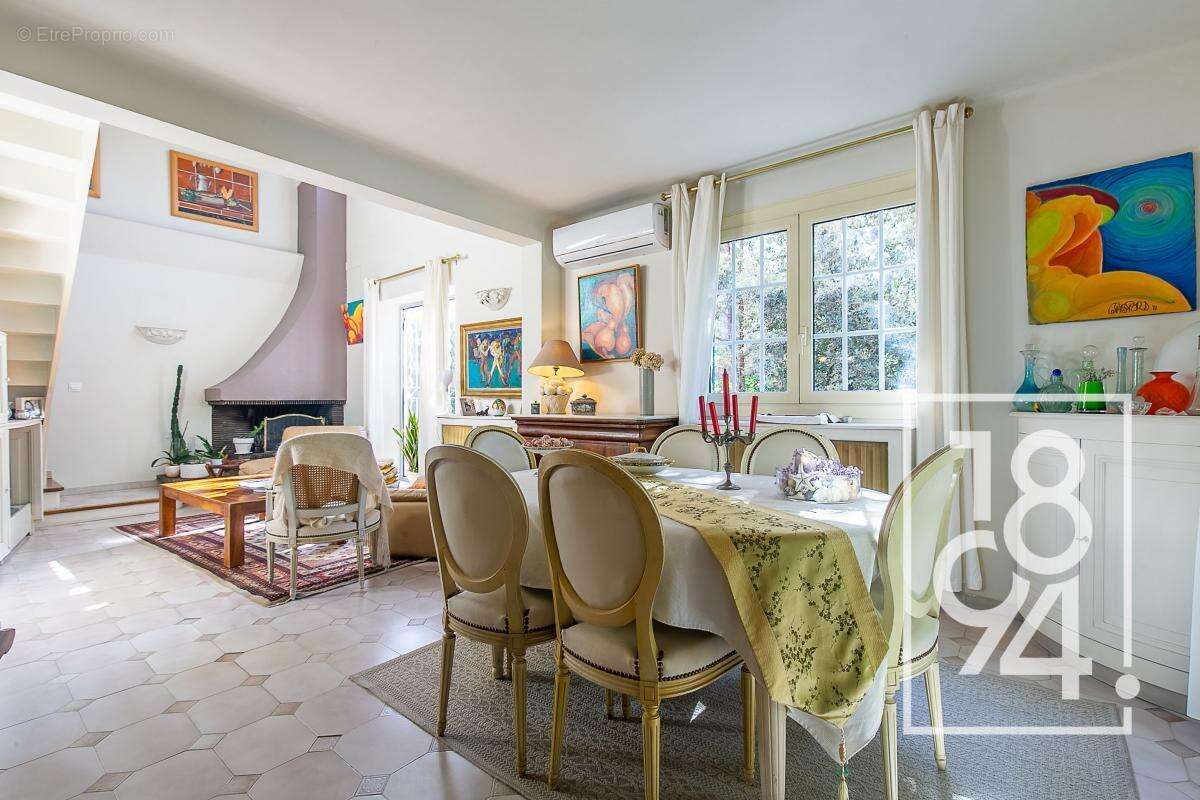 Maison à ROQUEFORT-LA-BEDOULE