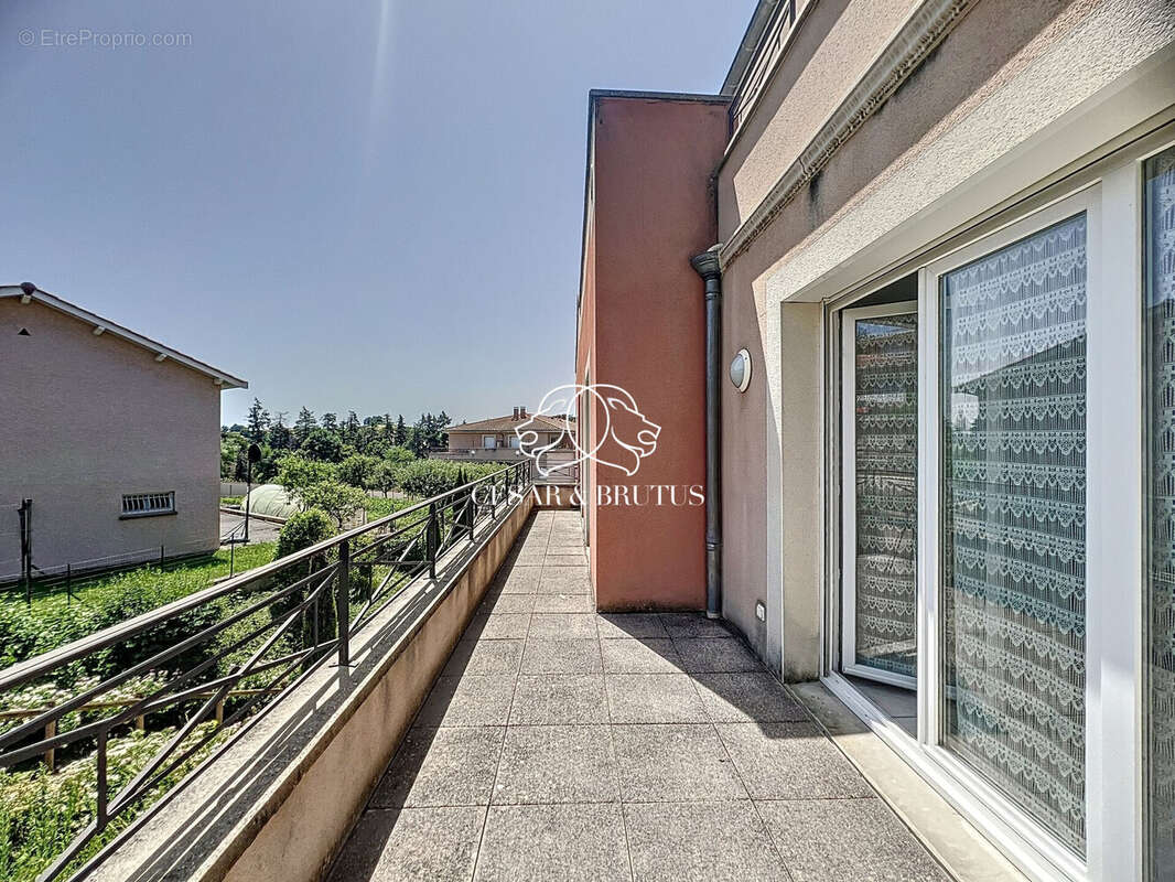 Appartement à PANISSIERES