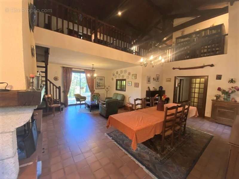 Villa de caractère dans un cadre privilégié - photo 4