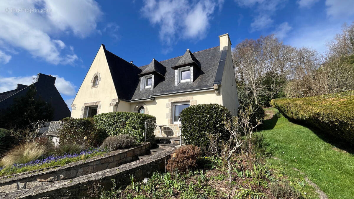 Maison à ERGUE-GABERIC