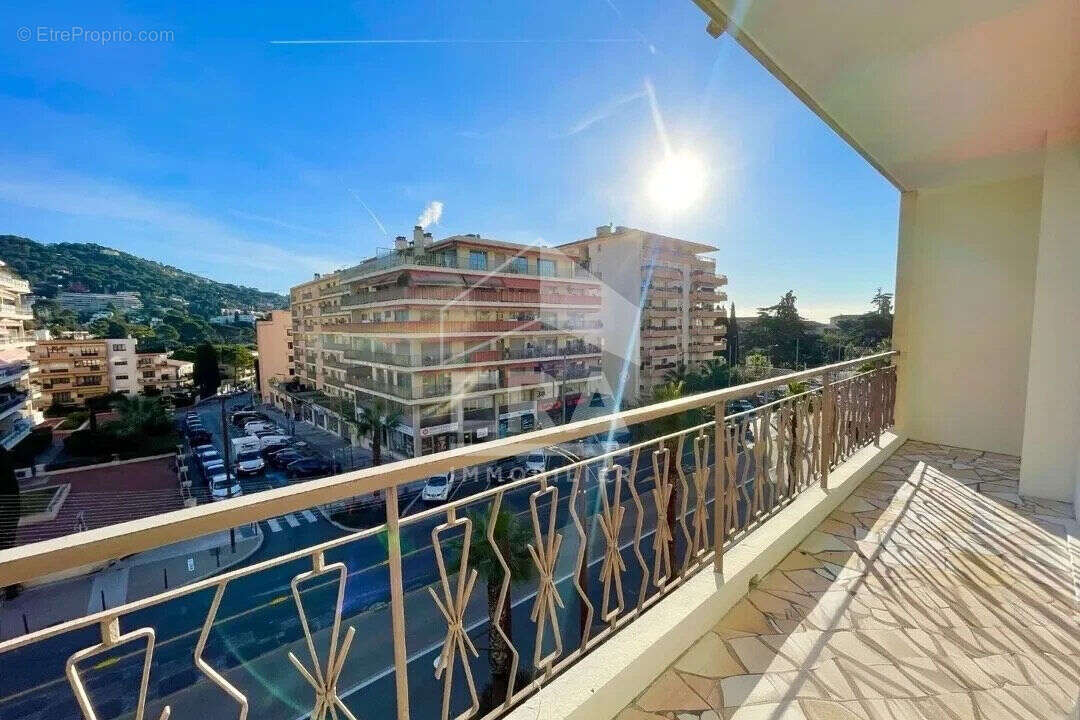 Appartement à LE CANNET