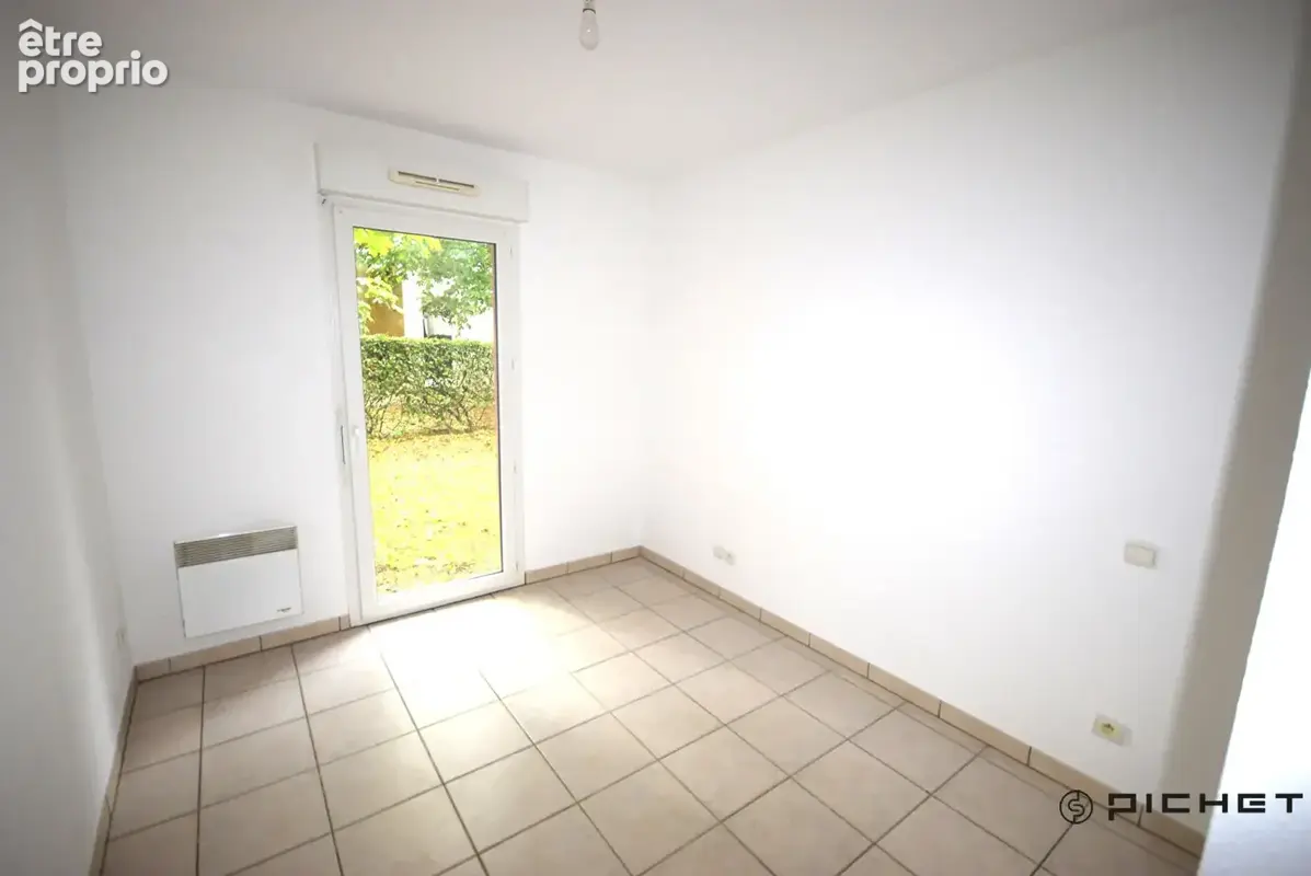 Appartement récent T3 avec grand jardin et parkings - photo 3
