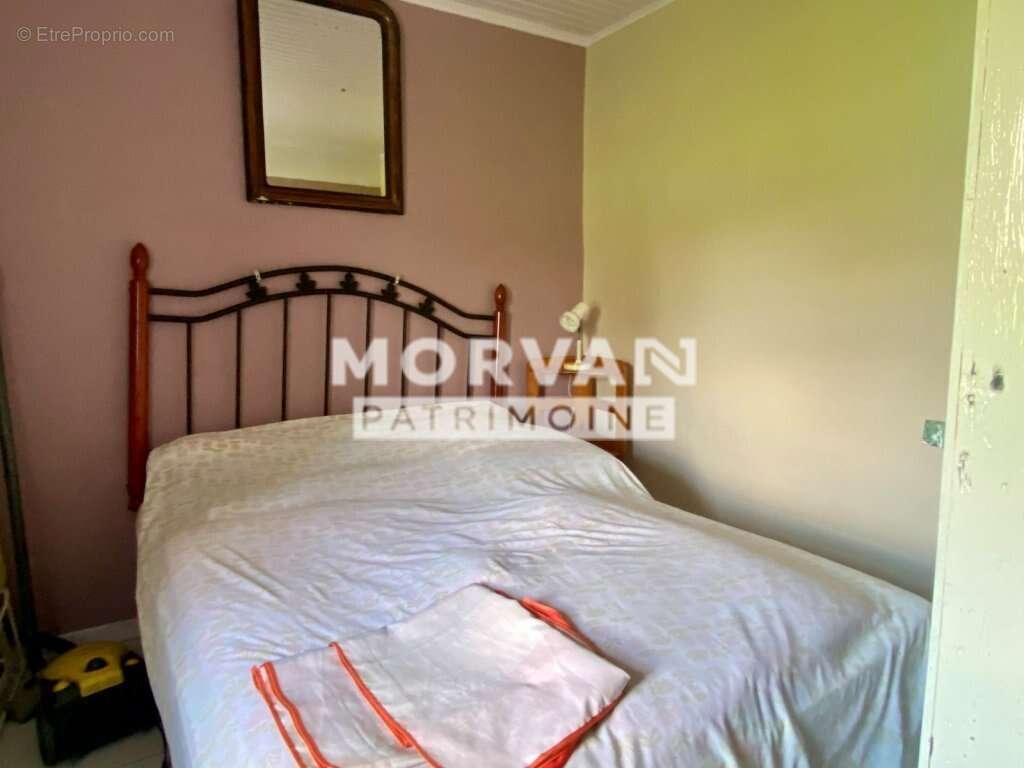 Maison à CRUX-LA-VILLE