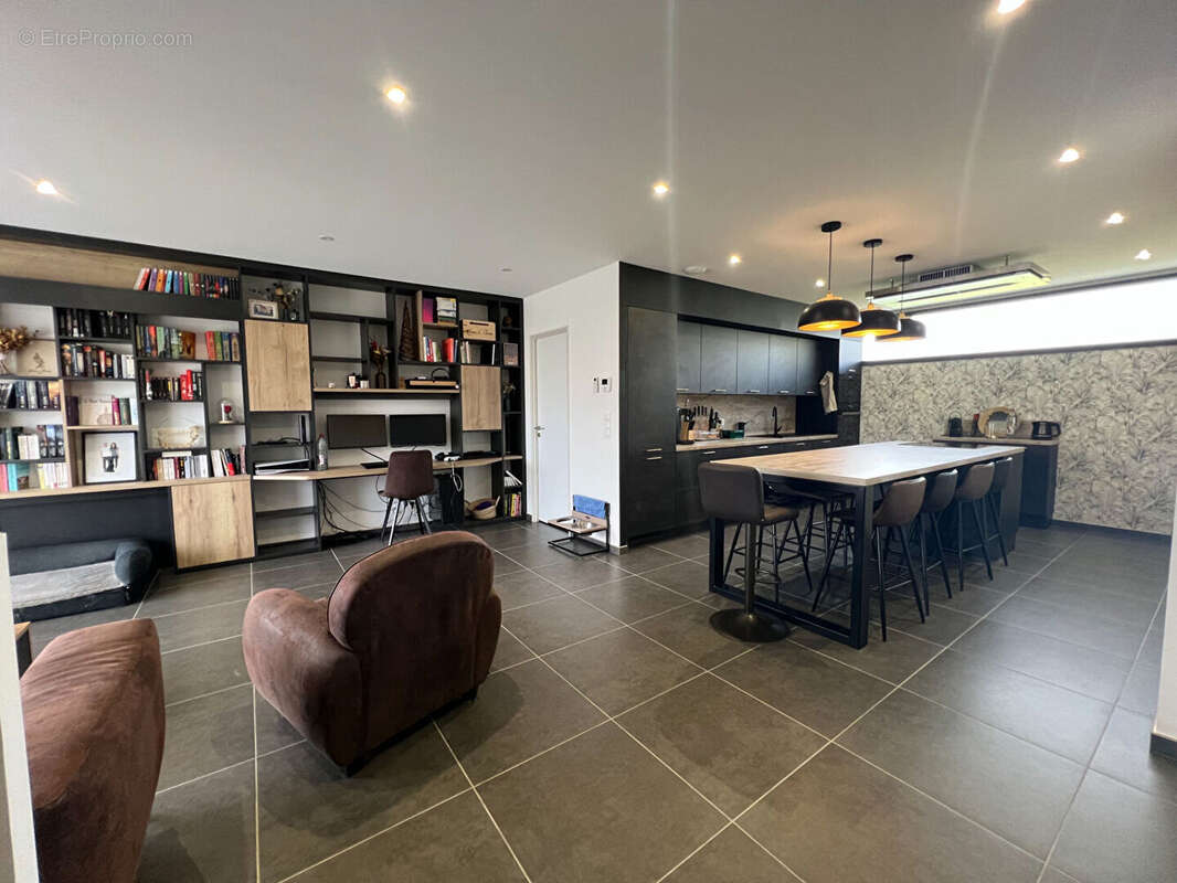 Maison à SAINT-ROMAIN-DE-JALIONAS