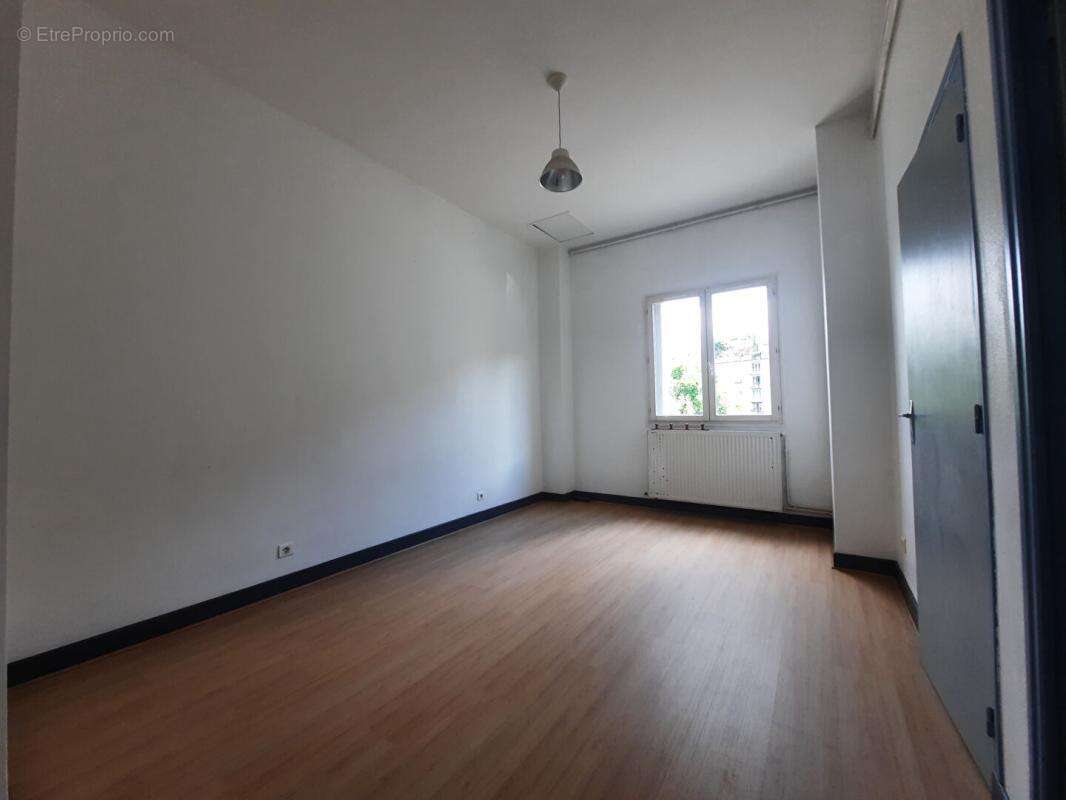 Maison Tulle 4 pièce(s) 135 m2 + appartement  T2 42 m² - photo 16