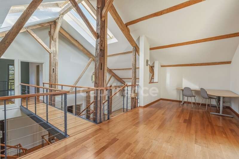 Maison à SAINT-GENIS-POUILLY