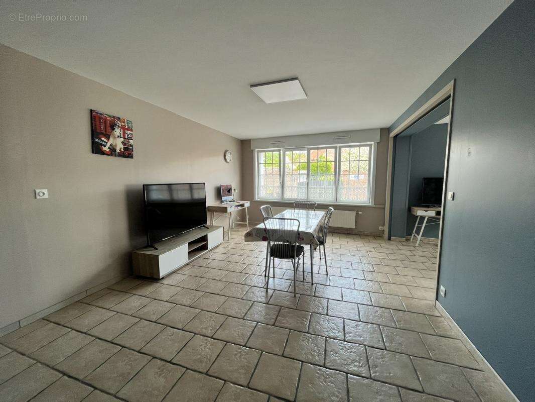 Maison 4 chambres  + annexe 82m2, garage, hangar et dépendances - photo 8