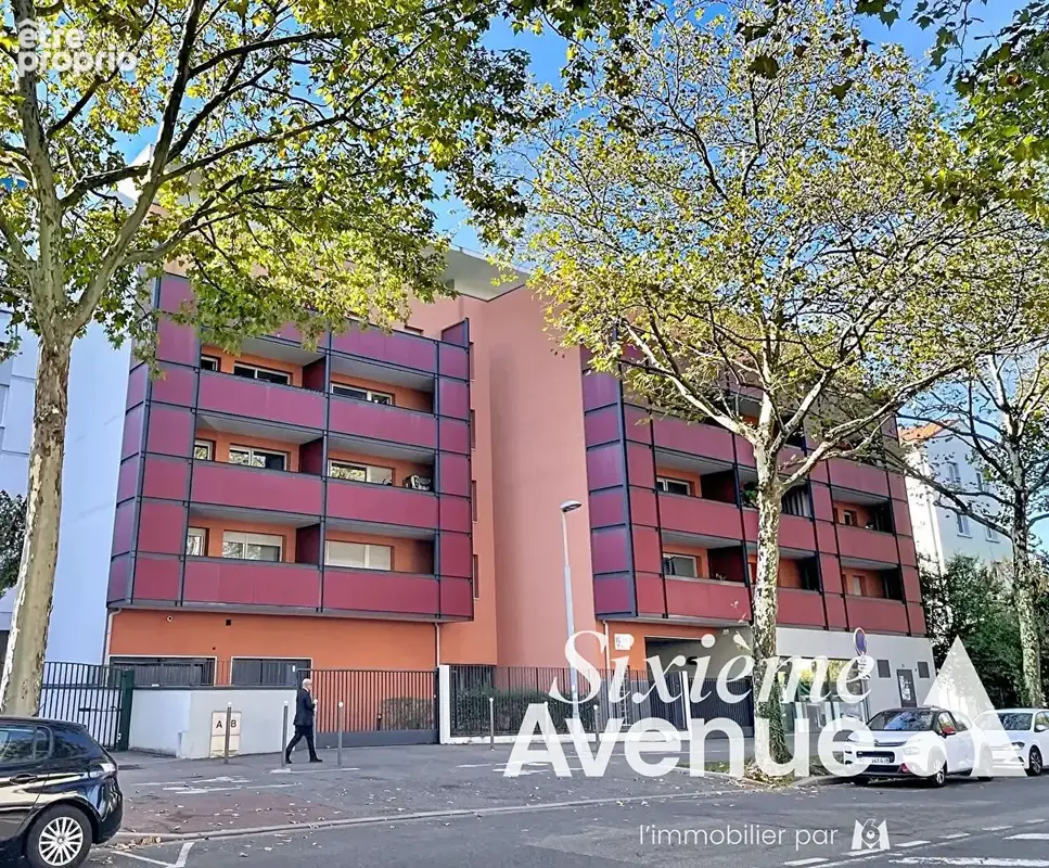 Parking à VENISSIEUX