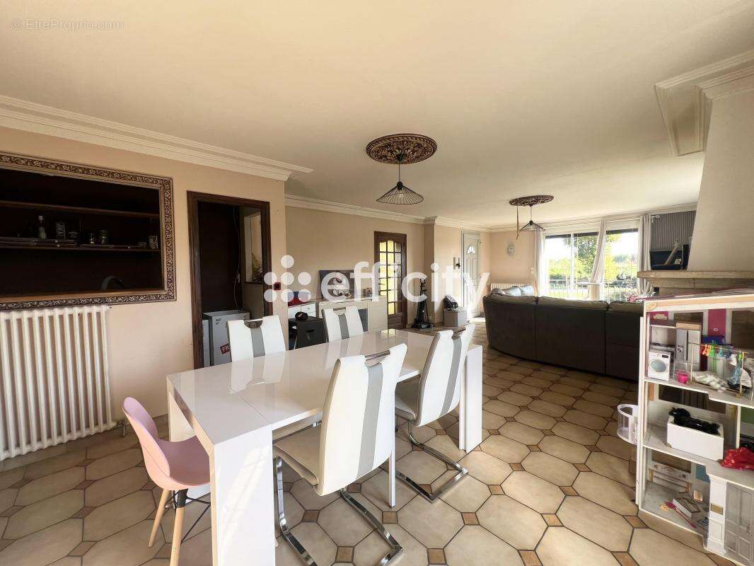 Maison à BALLAN-MIRE