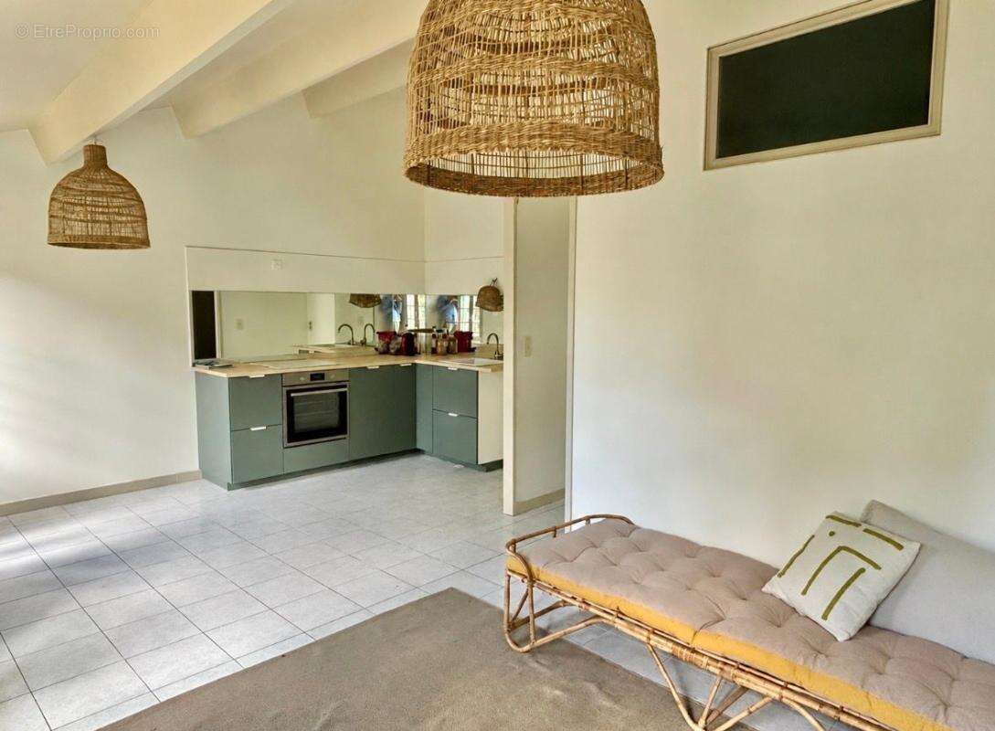 Maison de ville avec studio indépendant et jardin - photo 3
