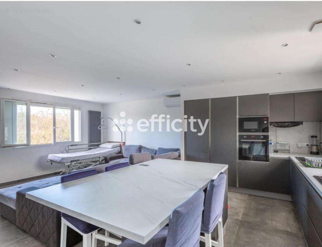 Maison à VAULX-EN-VELIN