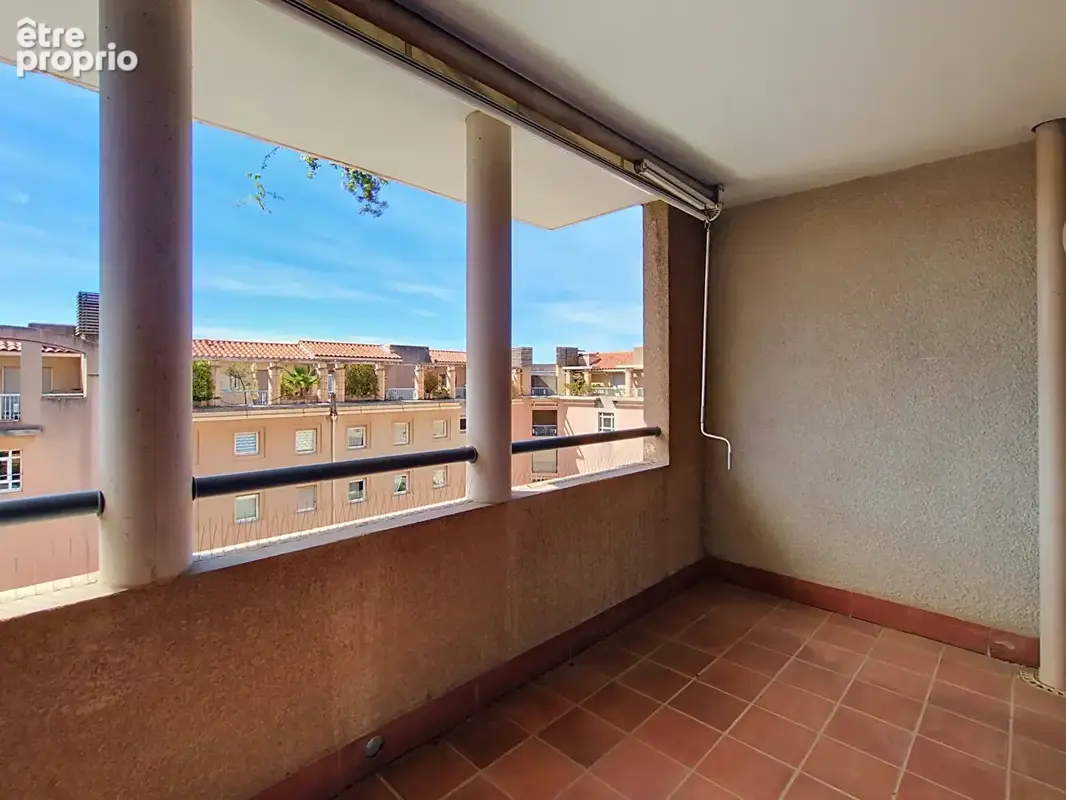 Résidence à proximité du centre ville - T3 / 4 de 91m² avec terrasse, ascenseur, parking - photo 3