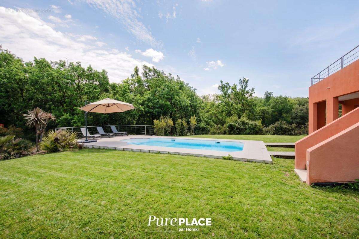 Maison/Villa T6 de 180 m2 à Aix-en-ProvenceÉlégante maison contemporaine avec piscine – environnement sécurisé près d’Aix-en-Pro - photo 2
