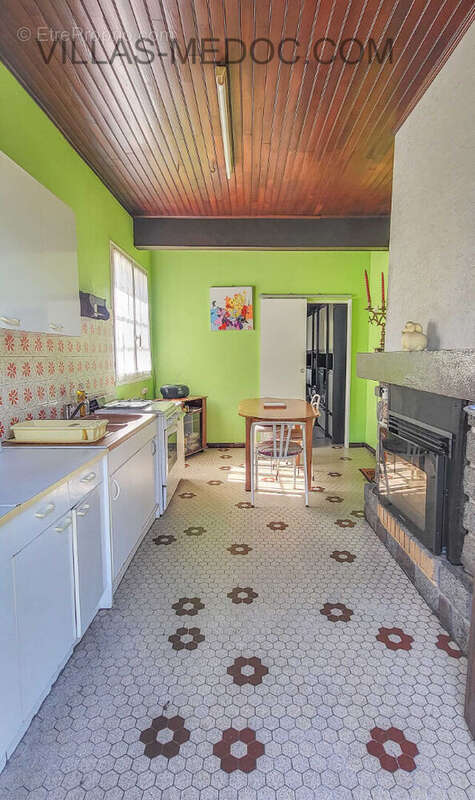 Maison à VENDAYS-MONTALIVET