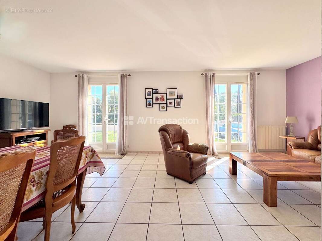 Maison à ARES